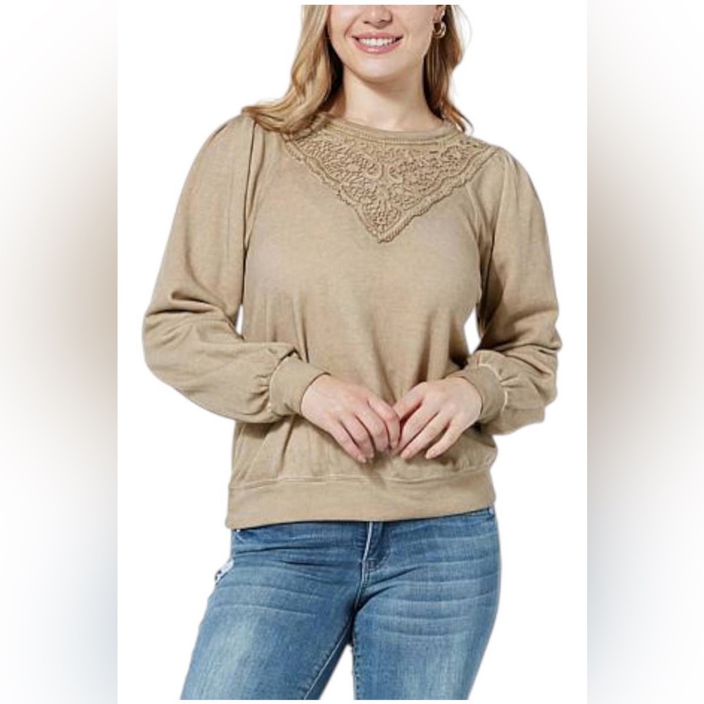 Democracy Women's Long-Sleeve Lace Front Sweatshirt Sesame Size Petite large